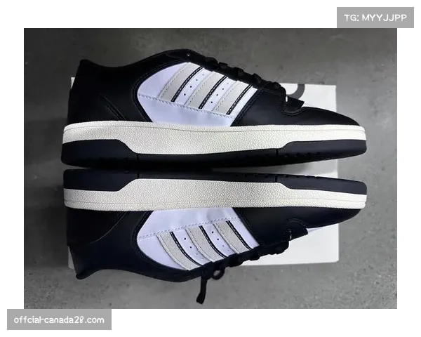 运动品牌推出新一代篮球鞋，宣传重点聚焦于“转换启动与变向”性能